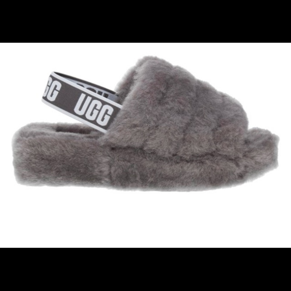I’m selling ugg slides I wore once or twice - Picture 1 of 4